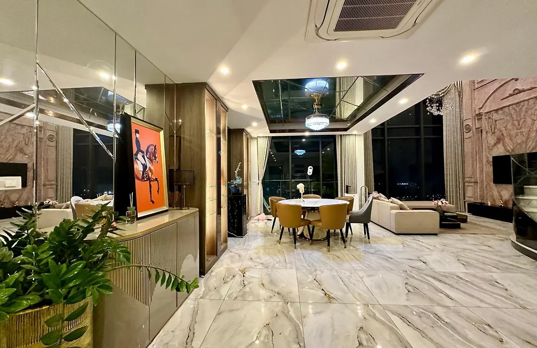Queen Penhouse Duplex-1